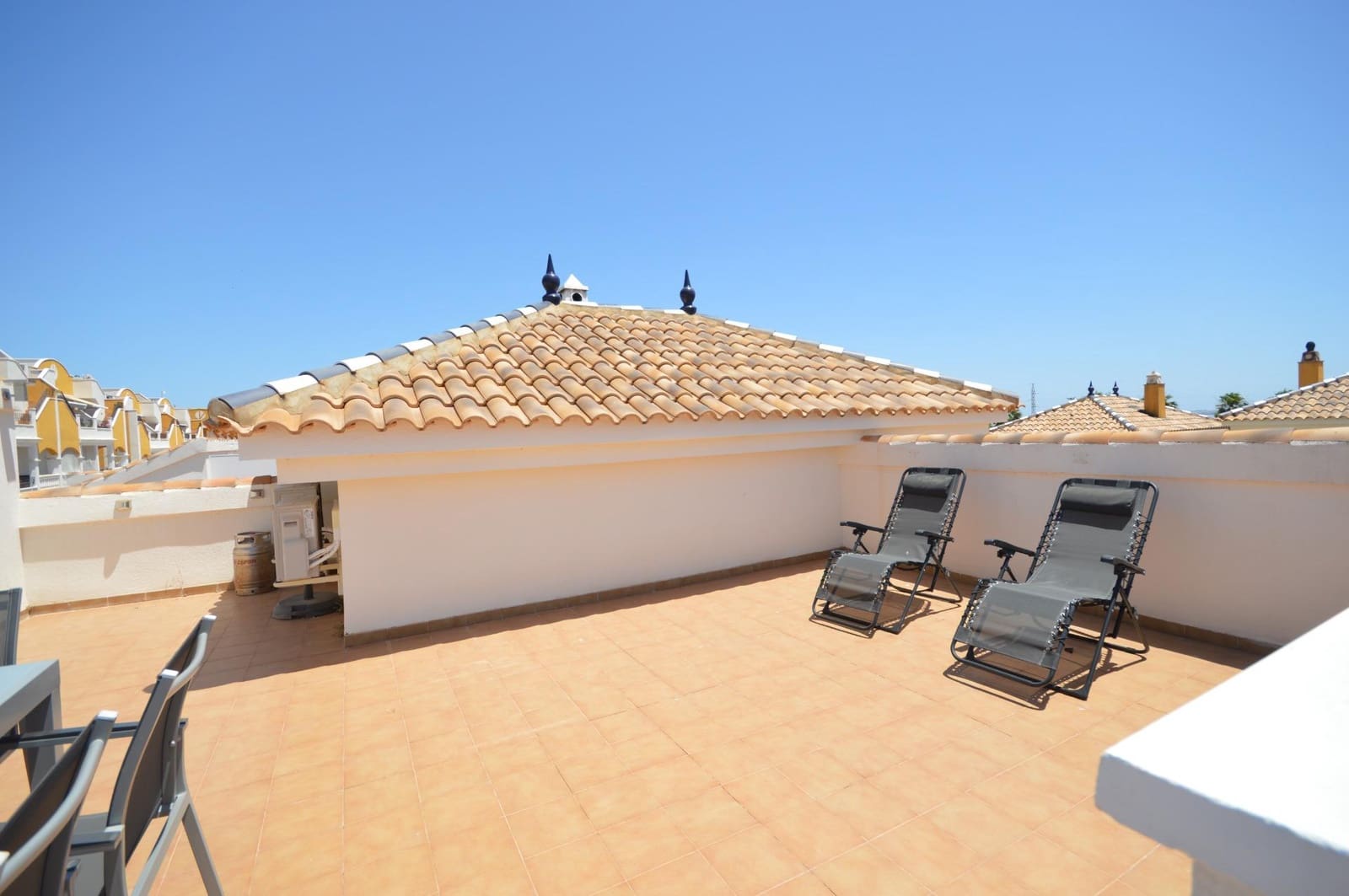 Chalet de 3 habitaciones en Los Montesinos en venta con piscina - 289.000 € (Ref: 9892516)