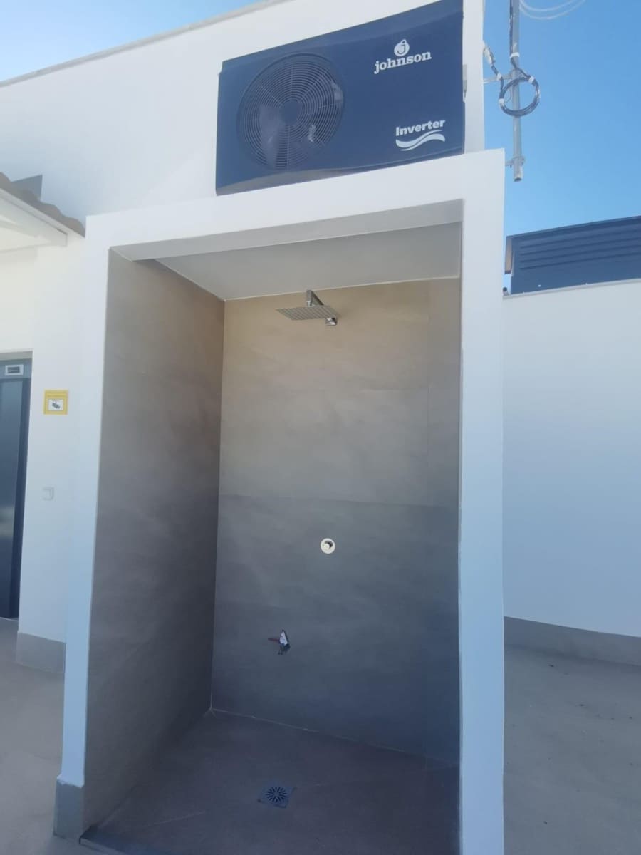1 slaapkamer Penthouse te koop in Torrevieja met zwembad - € 399.000 (Ref: 9929517)