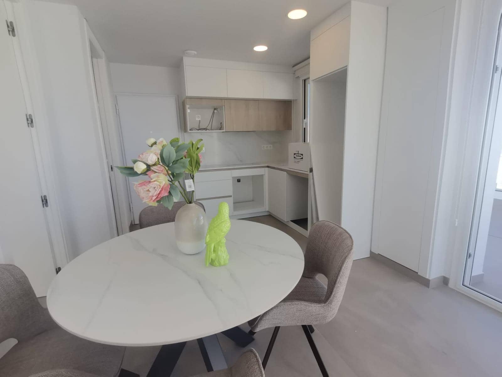 1 slaapkamer Penthouse te koop in Torrevieja met zwembad - € 399.000 (Ref: 9929517)