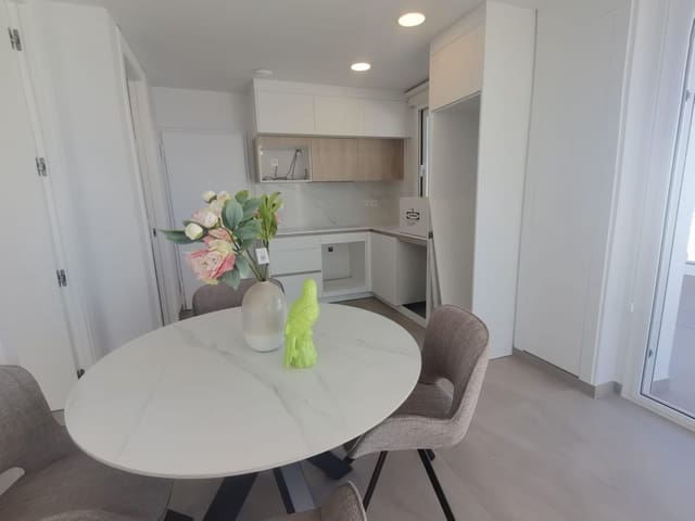 1 slaapkamer Penthouse te koop in Playa de los Locos, Torrevieja met zwembad - € 399.000 (Ref: 9929517)