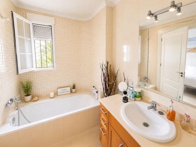 4 quarto Moradia para venda em San Fulgencio - 549 000 € (Ref: 9958102)