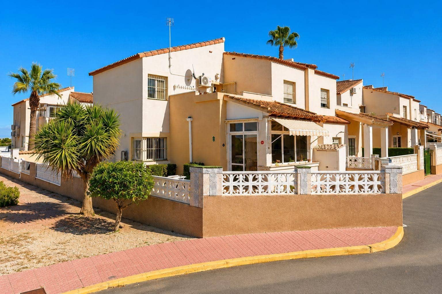 2 chambre Villa/Maison à vendre à Algorfa avec piscine - 215 000 € (Ref: 9958103)