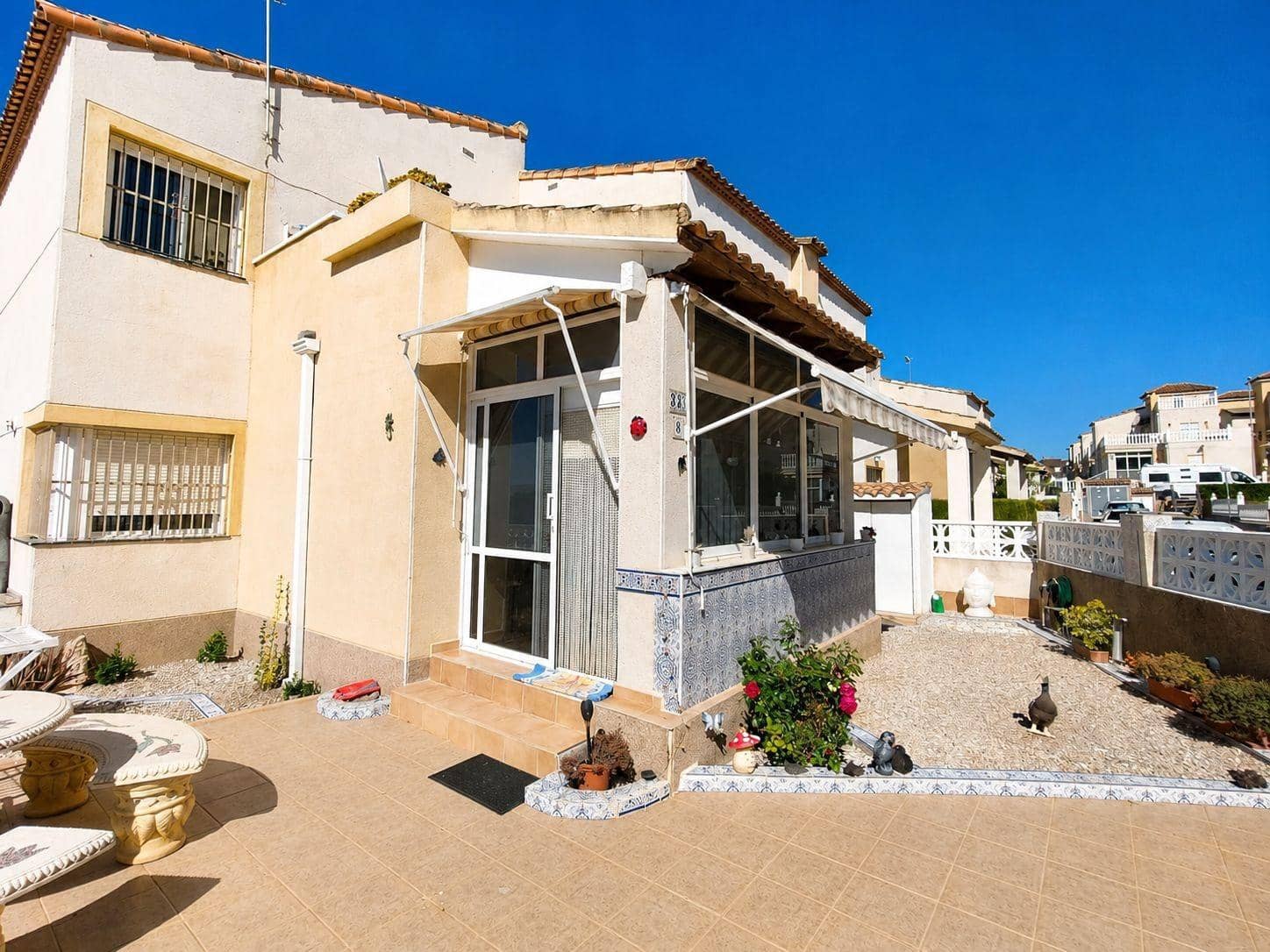 Chalet de 2 habitaciones en Algorfa en venta con piscina - 215.000 € (Ref: 9958103)