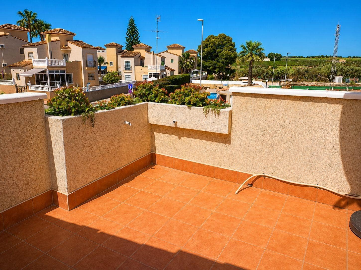 Chalet de 2 habitaciones en Algorfa en venta con piscina - 215.000 € (Ref: 9958103)