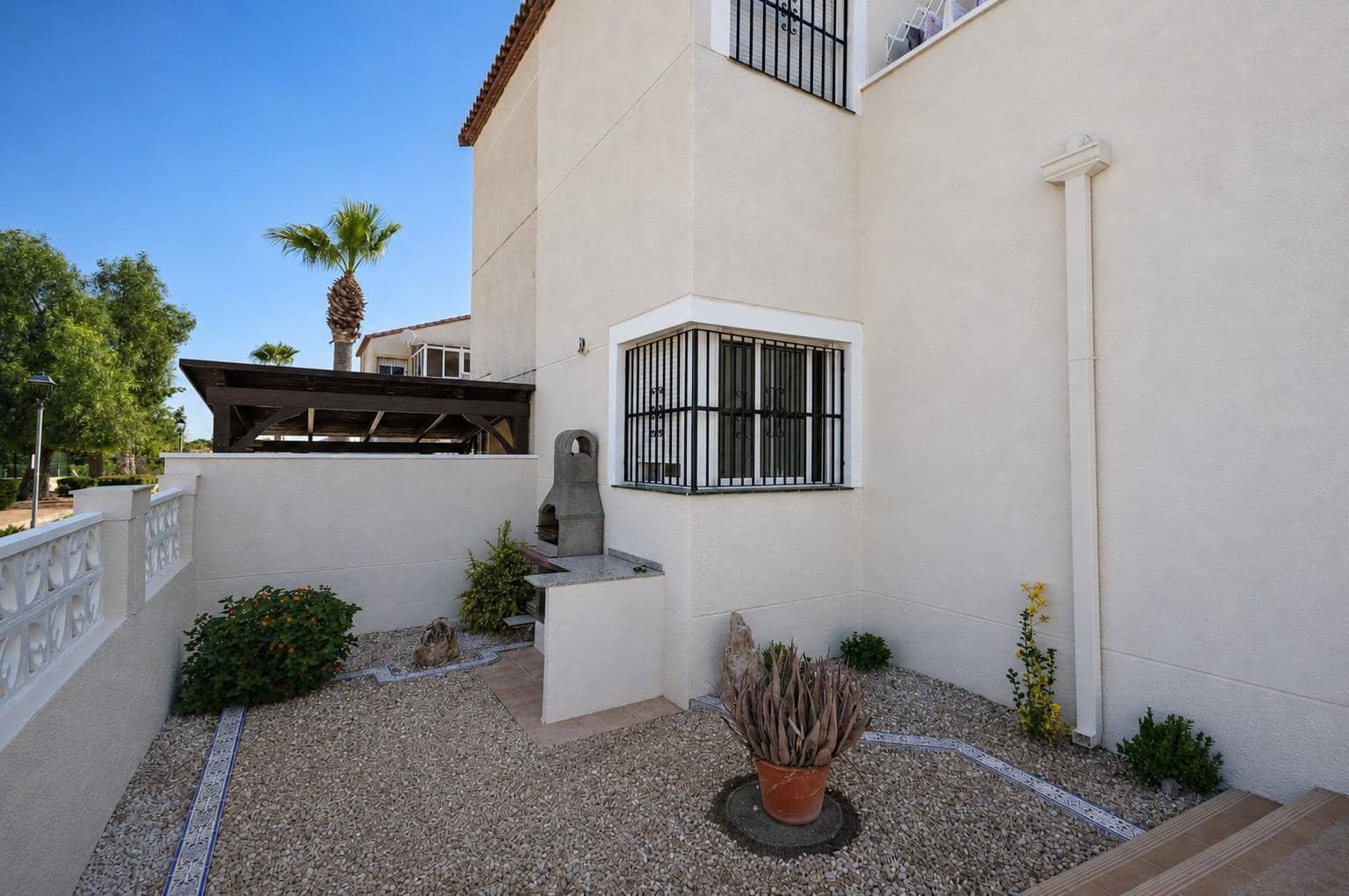 2 bedroom Terraced Villa for sale in Algorfa with pool - € 215,000 (Ref: 9958103)