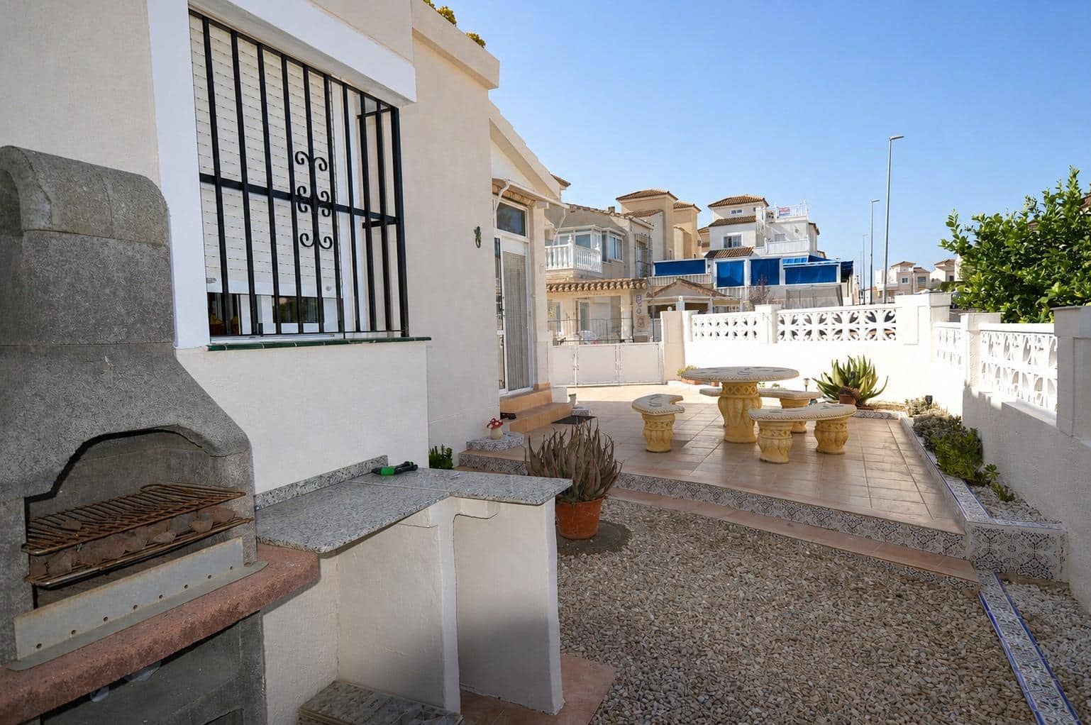 2 bedroom Terraced Villa for sale in Algorfa with pool - € 215,000 (Ref: 9958103)