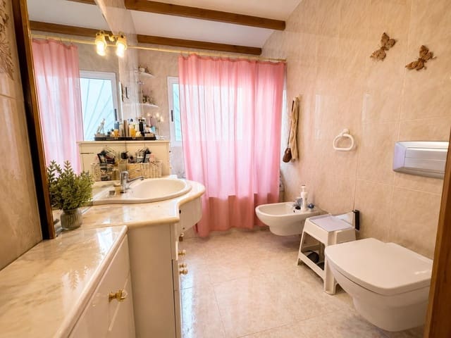 Chalet de 4 habitaciones en Rojales en venta con garaje - 399.900 € (Ref: 9959935)