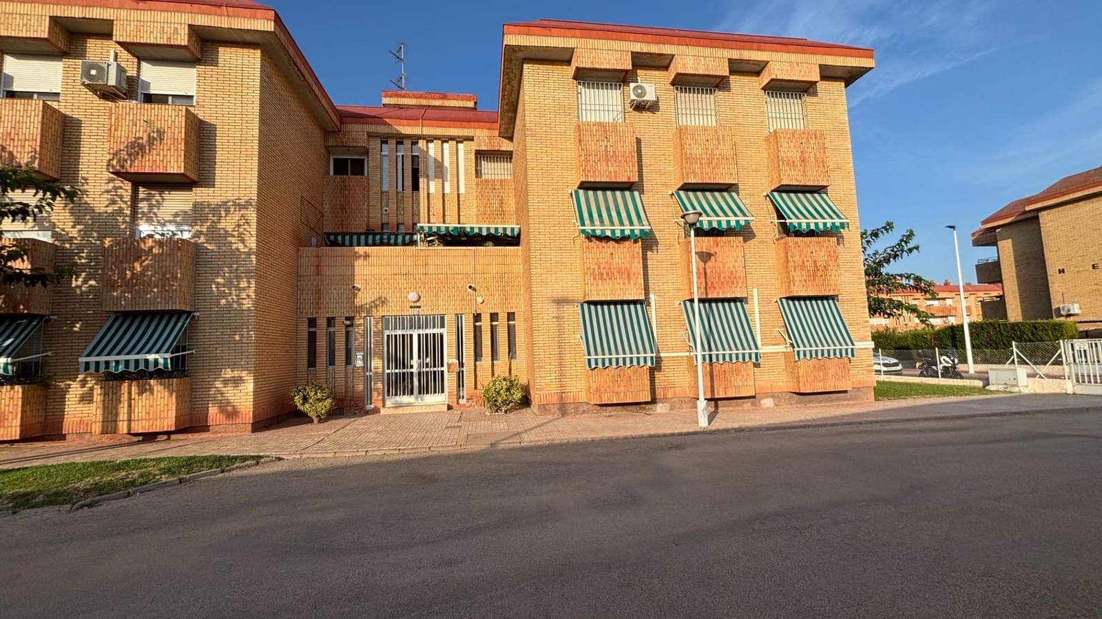 3 bedroom Flat for sale in La Ribera with garage - € 150,000 (Ref: 10017068)