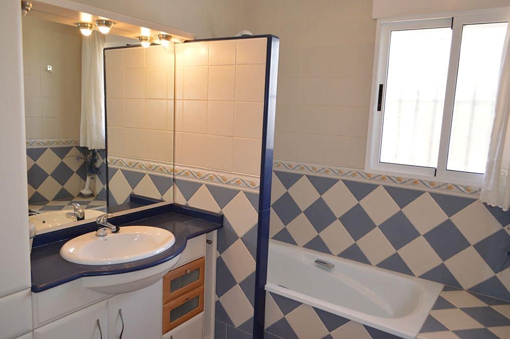 4 slaapkamer Villa te koop in Pilar de la Horadada met zwembad garage - € 699.000 (Ref: 3287278)