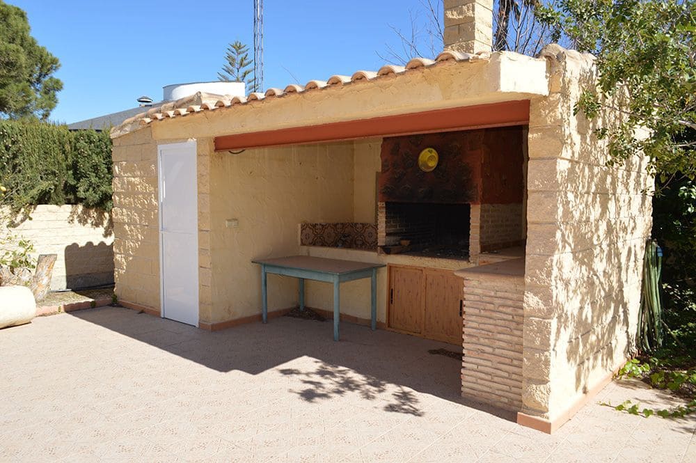 4 slaapkamer Villa te koop in Pilar de la Horadada met zwembad garage - € 699.000 (Ref: 3287278)