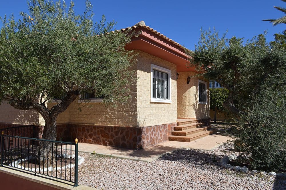 4 slaapkamer Villa te koop in Pilar de la Horadada met zwembad garage - € 699.000 (Ref: 3287278)