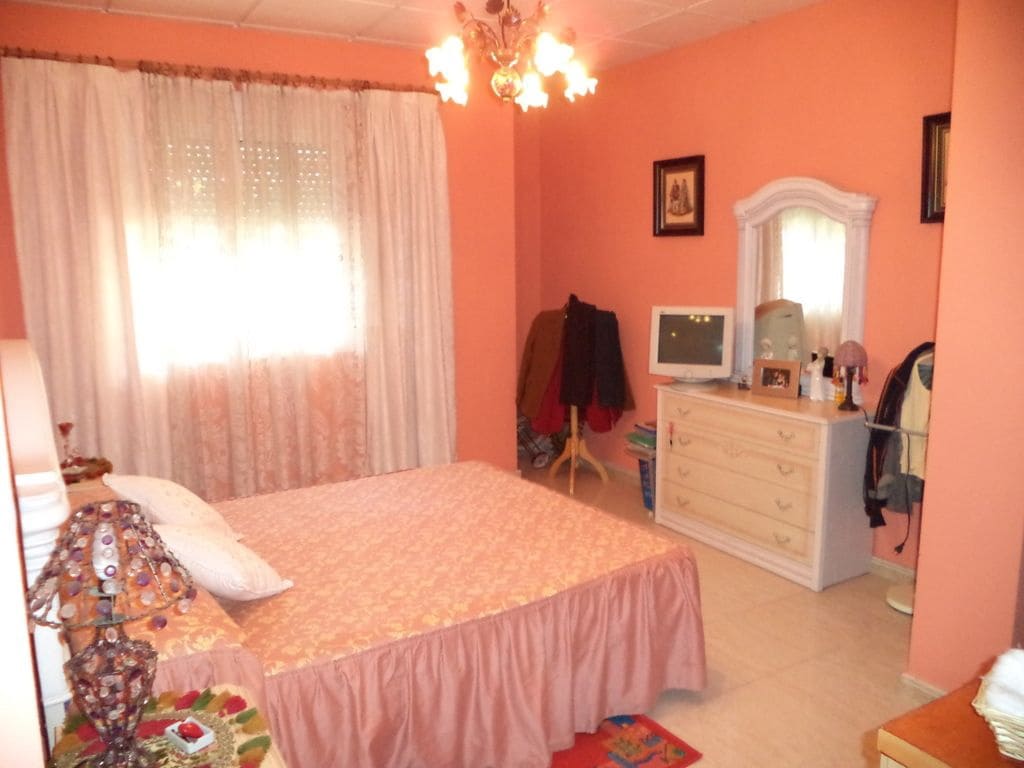 9 makuuhuone Omakotitalo myytävänä paikassa San Pedro del Pinatar mukana 
autotalli - 480 000 € (Ref: 3287430)