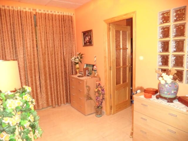 9 makuuhuone Omakotitalo myytävänä paikassa San Pedro del Pinatar mukana 
autotalli - 480 000 € (Ref: 3287430)