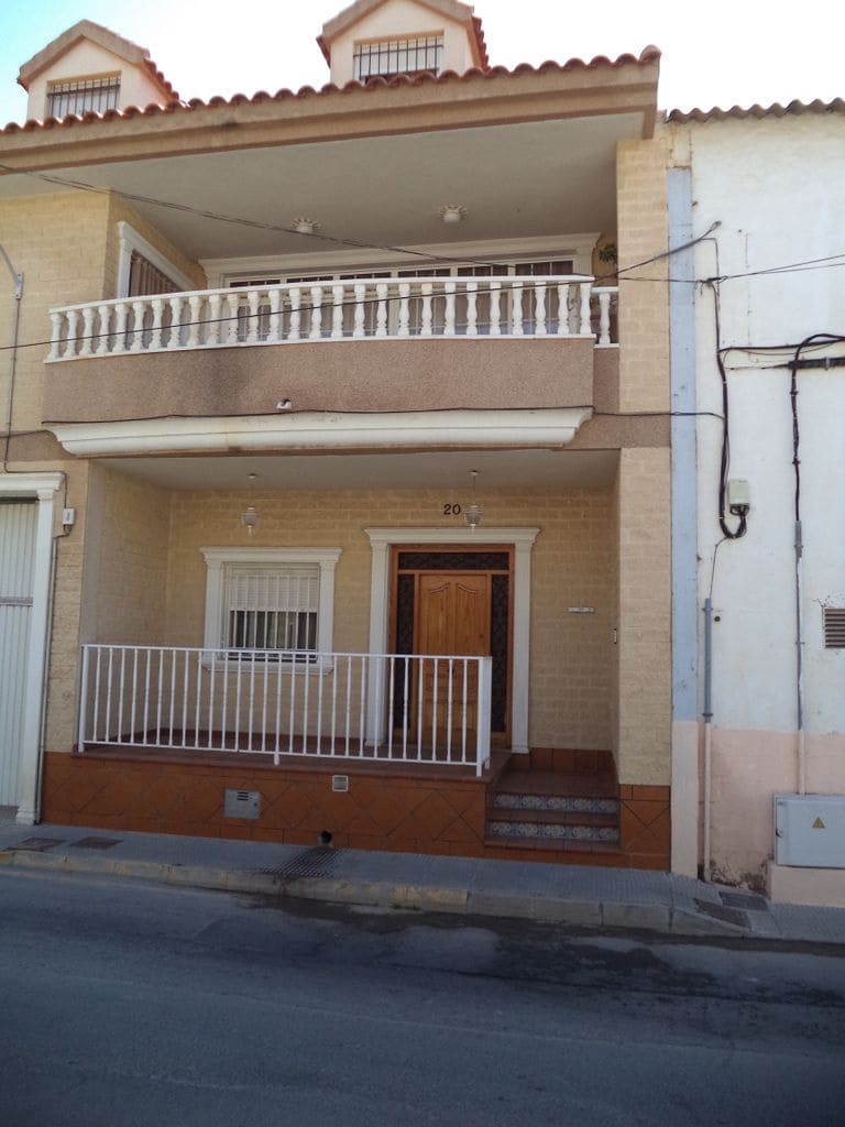 9 makuuhuone Omakotitalo myytävänä paikassa San Pedro del Pinatar mukana 
autotalli - 480 000 € (Ref: 3287430)