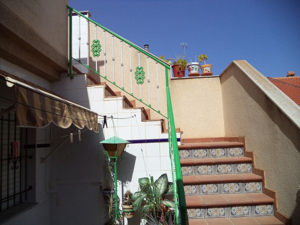 9 makuuhuone Omakotitalo myytävänä paikassa San Pedro del Pinatar mukana 
autotalli - 480 000 € (Ref: 3287430)