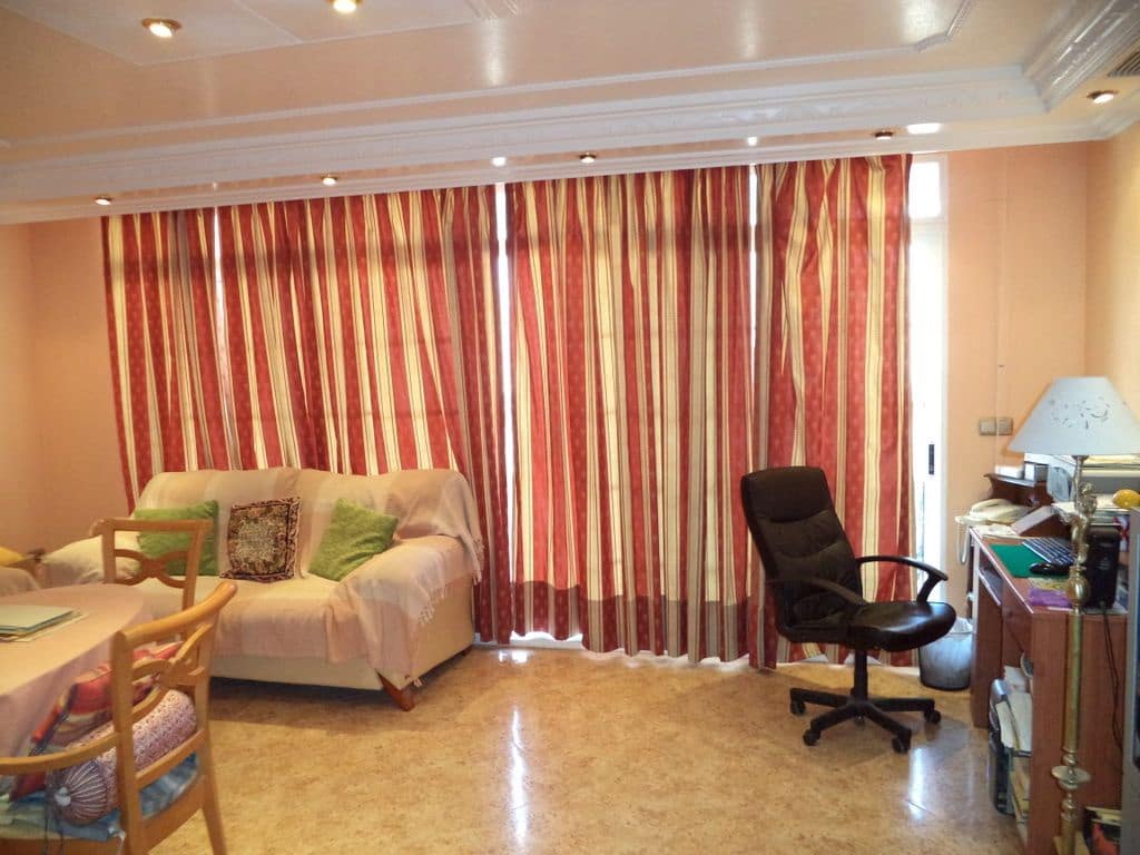 9 makuuhuone Omakotitalo myytävänä paikassa San Pedro del Pinatar mukana 
autotalli - 480 000 € (Ref: 3287430)