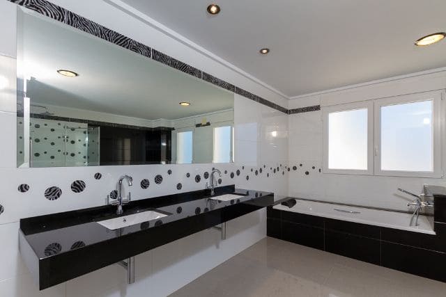 4 soverom Villa til salgs i Cabo Roig med svømmebasseng garasje - € 2 450 000 (Ref: 3287479)