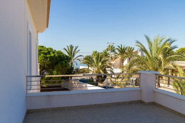 4 soverom Villa til salgs i Cabo Roig med svømmebasseng garasje - € 2 450 000 (Ref: 3287479)