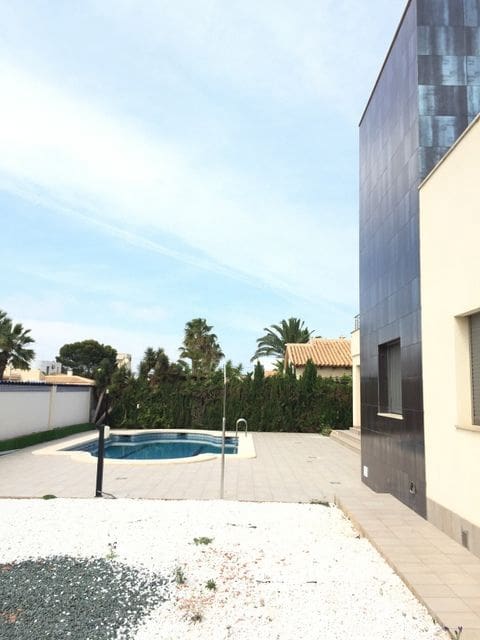 4 slaapkamer Villa te koop in Cabo Roig met zwembad garage - € 1.090.000 (Ref: 3287509)