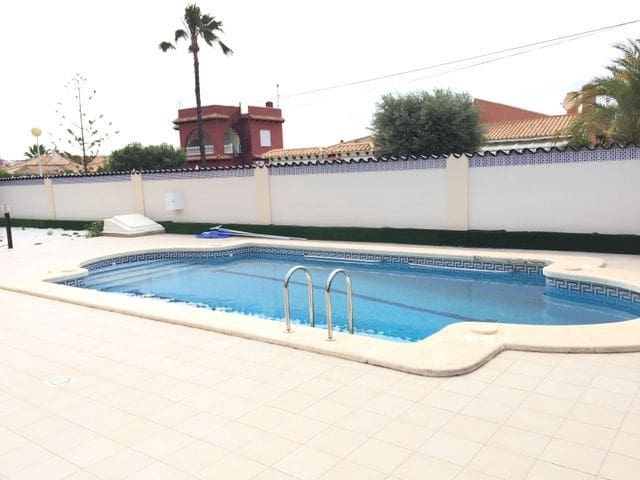 4 slaapkamer Villa te koop in Cabo Roig met zwembad garage - € 1.090.000 (Ref: 3287509)