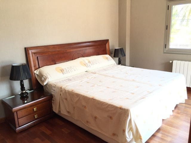 4 slaapkamer Villa te koop in Cabo Roig met zwembad garage - € 1.090.000 (Ref: 3287509)