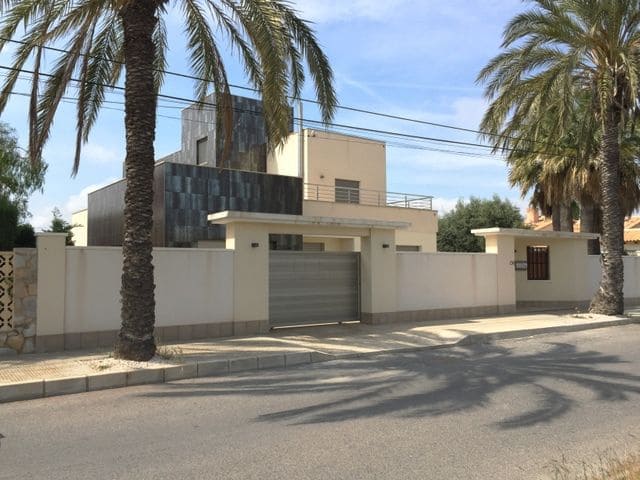 4 slaapkamer Villa te koop in Cabo Roig met zwembad garage - € 1.090.000 (Ref: 3287509)