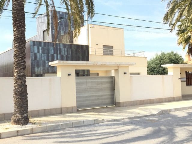 4 slaapkamer Villa te koop in Cabo Roig met zwembad garage - € 1.090.000 (Ref: 3287509)