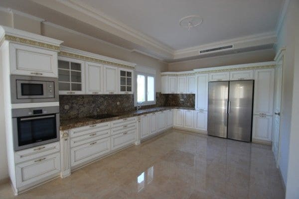 6 bedroom Villa for sale in Cabo Roig with pool garage - € 1,750,000 (Ref: 4363090)