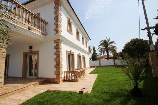 6 bedroom Villa for sale in Cabo Roig with pool garage - € 1,750,000 (Ref: 4363090)