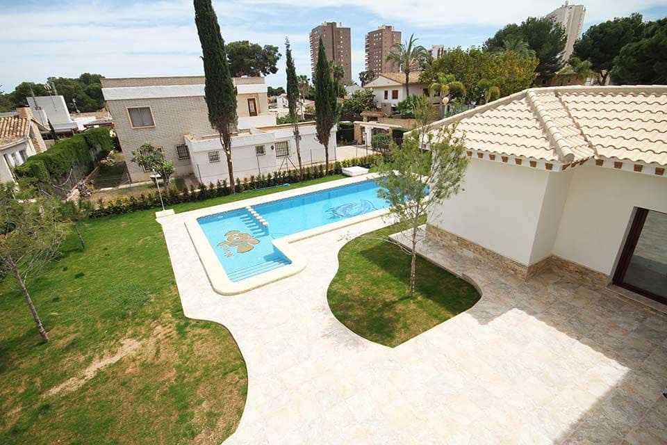 3 bedroom Villa for sale in Dehesa de Campoamor - € 975,000 (Ref: 4363117)