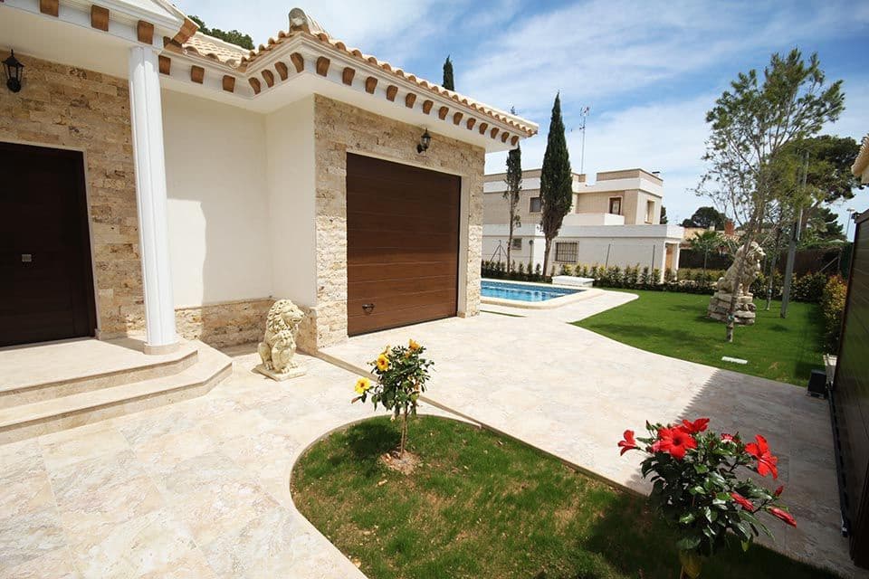 3 bedroom Villa for sale in Dehesa de Campoamor - € 975,000 (Ref: 4363117)