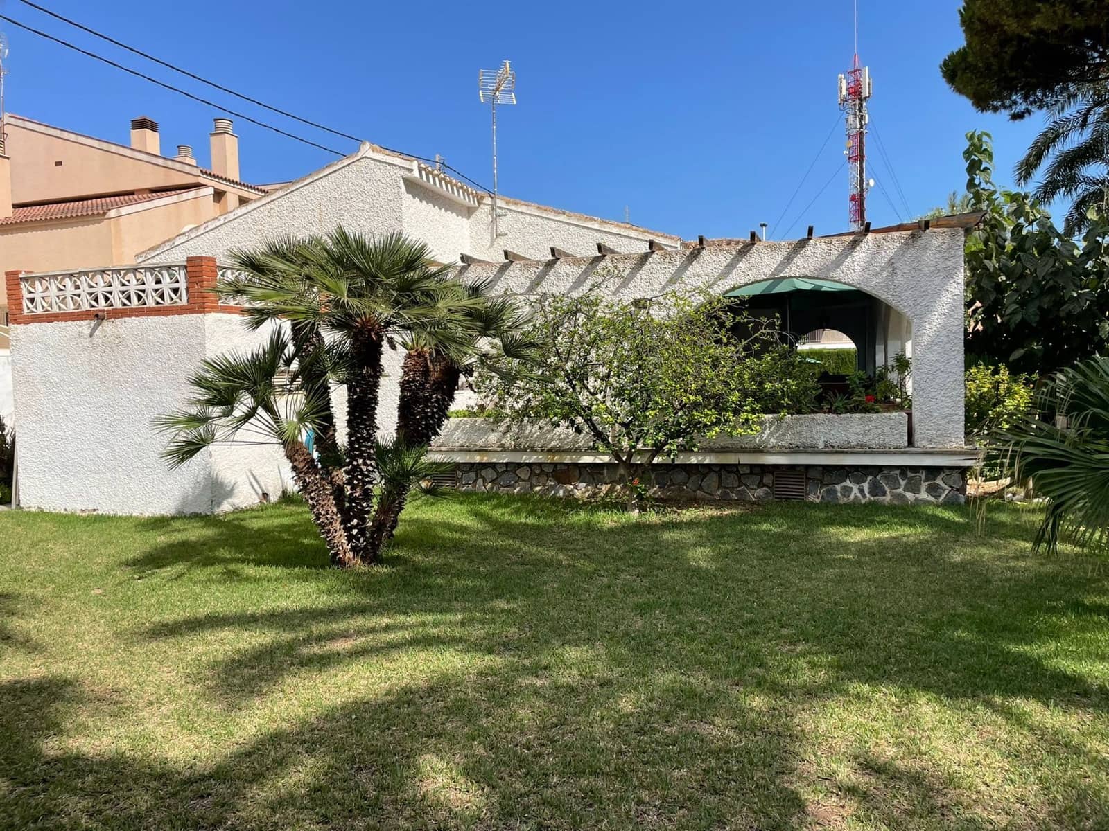 3 makuuhuone Huvila myytävänä paikassa Lo Pagan mukana uima-altaan 
autotalli - 475 000 € (Ref: 7283903)