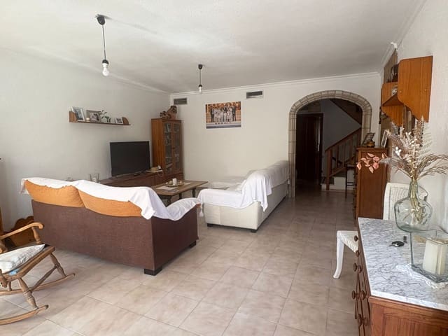 5 Zimmer Villa zu verkaufen in San Pedro del Pinatar mit Pool - 215.000 € (Ref: 7898282)