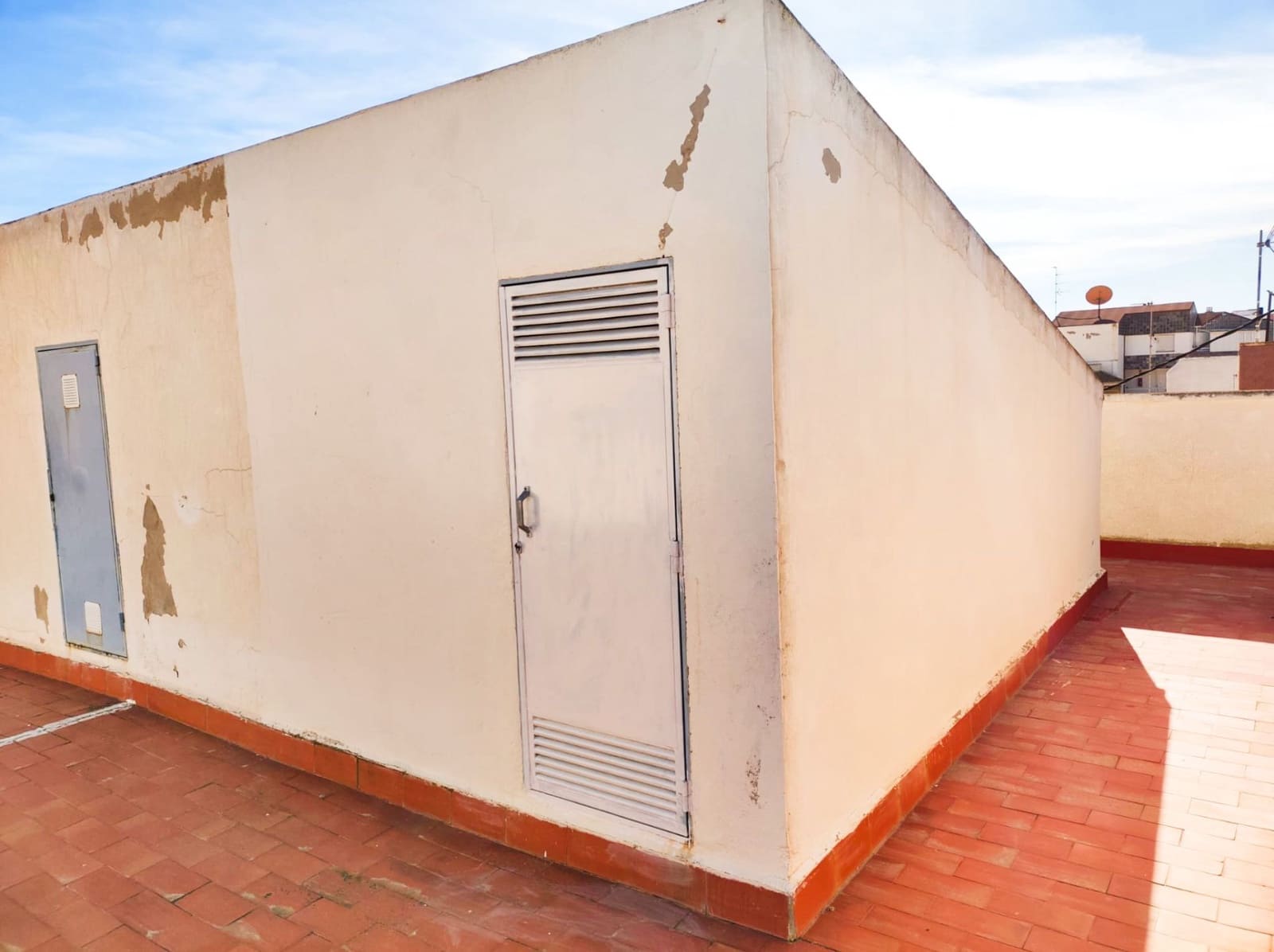 2 bedroom Flat for sale in Lo Pagan with garage - € 105,000 (Ref: 8053418)