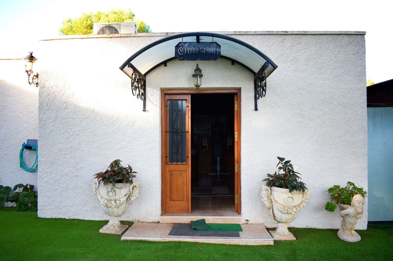 4 bedroom Villa for sale in Dehesa de Campoamor with pool garage - € 985,000 (Ref: 8096022)