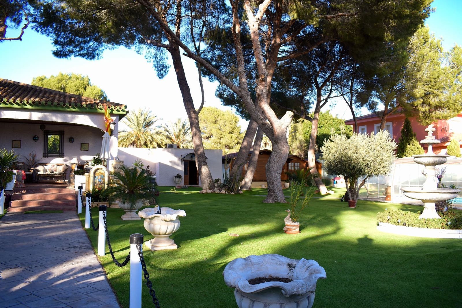 4 bedroom Villa for sale in Dehesa de Campoamor with pool garage - € 985,000 (Ref: 8096022)