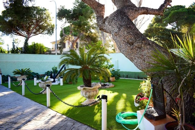 4 sovrum Villa till salu i Dehesa de Campoamor, Orihuela med pool garage - 985 000 € (Ref: 8096022)