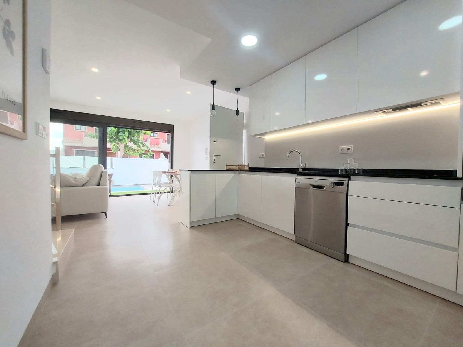 3 bedroom Villa for sale in San Pedro del Pinatar with pool garage - € 395,000 (Ref: 8419283)