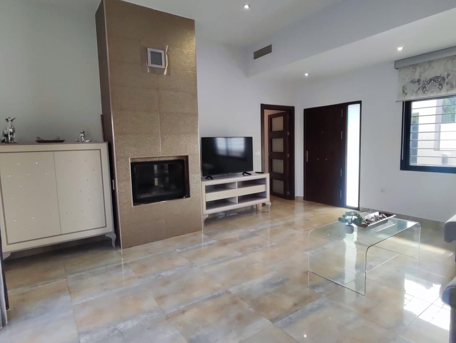 4 Zimmer Villa zu verkaufen in Torre de la Horadada mit Pool Garage - 598.000 € (Ref: 8703653)