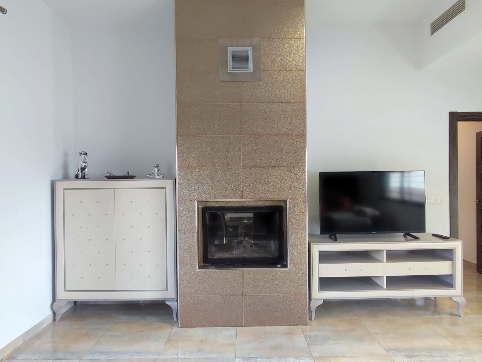 4 Zimmer Villa zu verkaufen in Torre de la Horadada mit Pool Garage - 598.000 € (Ref: 8703653)