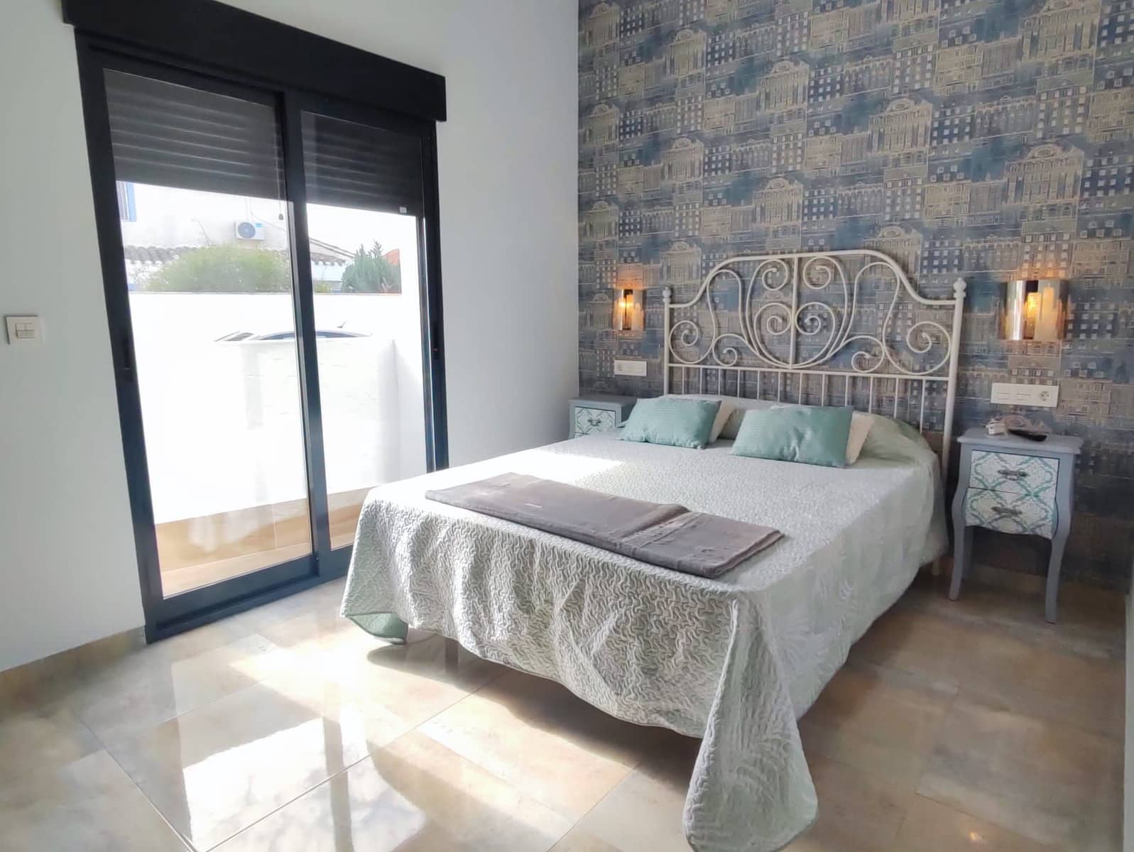 4 Zimmer Villa zu verkaufen in Torre de la Horadada mit Pool Garage - 598.000 € (Ref: 8703653)