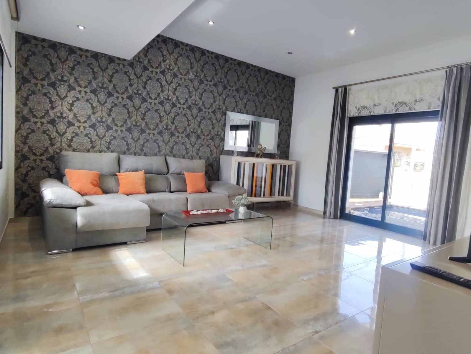 4 Zimmer Villa zu verkaufen in Torre de la Horadada mit Pool Garage - 598.000 € (Ref: 8703653)