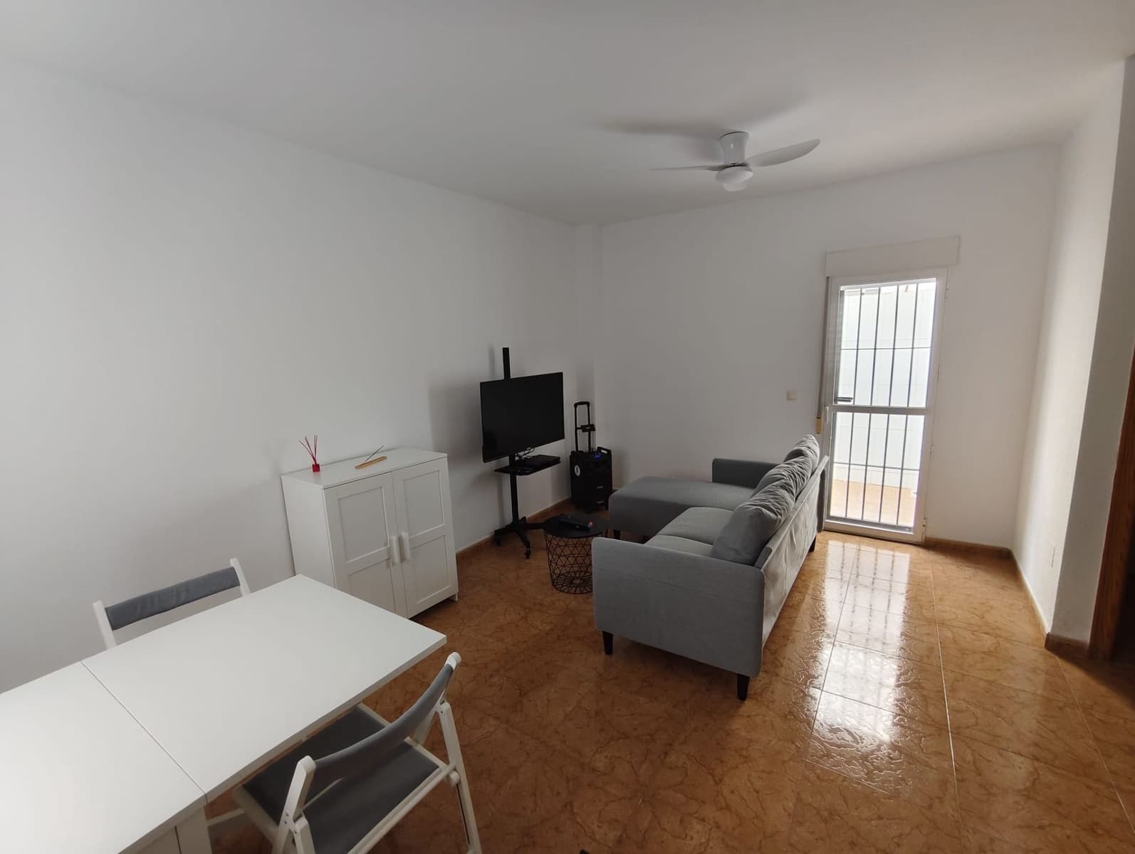 3 soveværelse Byhus til leje i Lo Pagan - € 790 (Ref: 8862403)