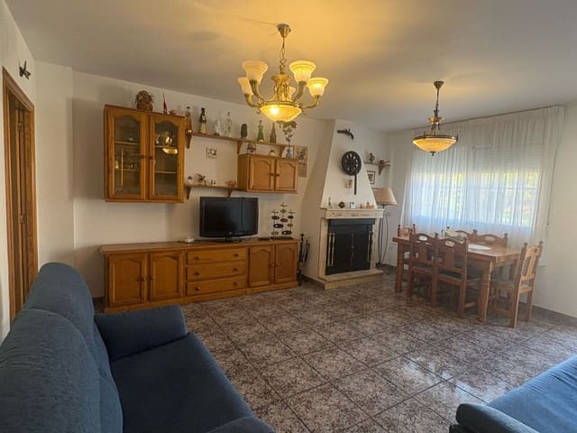 6 quarto Moradia Geminada para venda em Torre de la Horadada, Pilar de la Horadada com garagem - 335 000 € (Ref: 8901958)