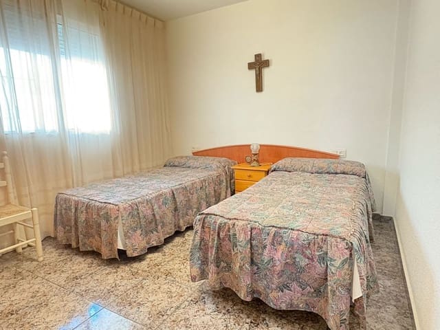 6 quarto Moradia Geminada para venda em Torre de la Horadada, Pilar de la Horadada com garagem - 335 000 € (Ref: 8901958)