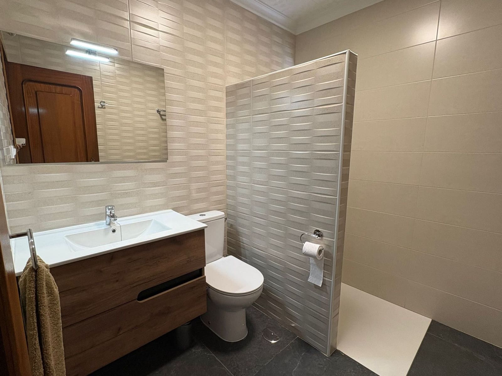 4 soveværelse Semi-Rækkehus til salg i San Pedro del Pinatar med garage - € 260.000 (Ref: 9000909)