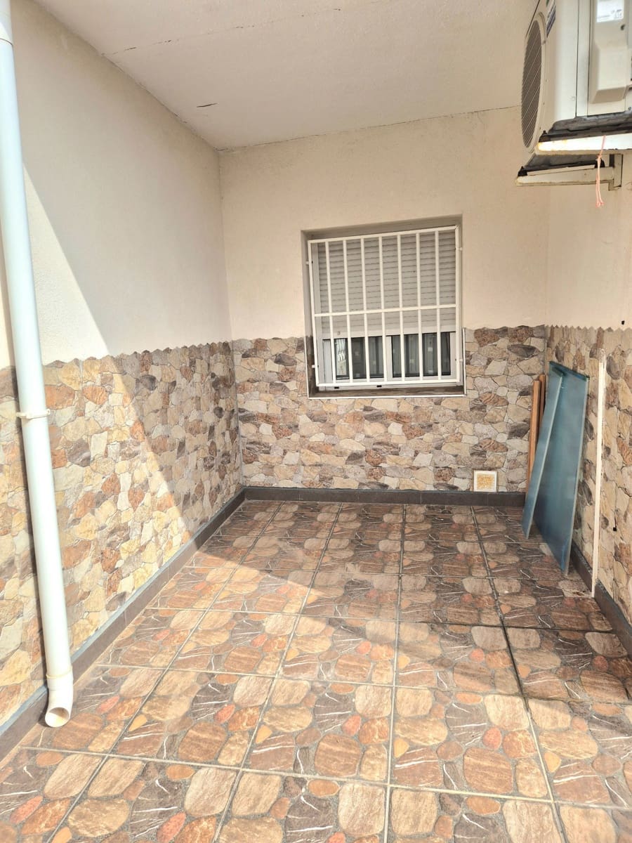 2 slaapkamer Halfvrijstaande villa te koop in Lo Pagan - € 130.000 (Ref: 9193549)