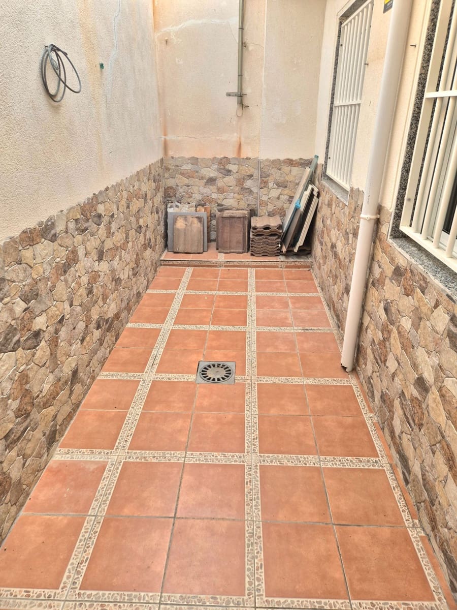 2 slaapkamer Halfvrijstaande villa te koop in Lo Pagan - € 130.000 (Ref: 9193549)