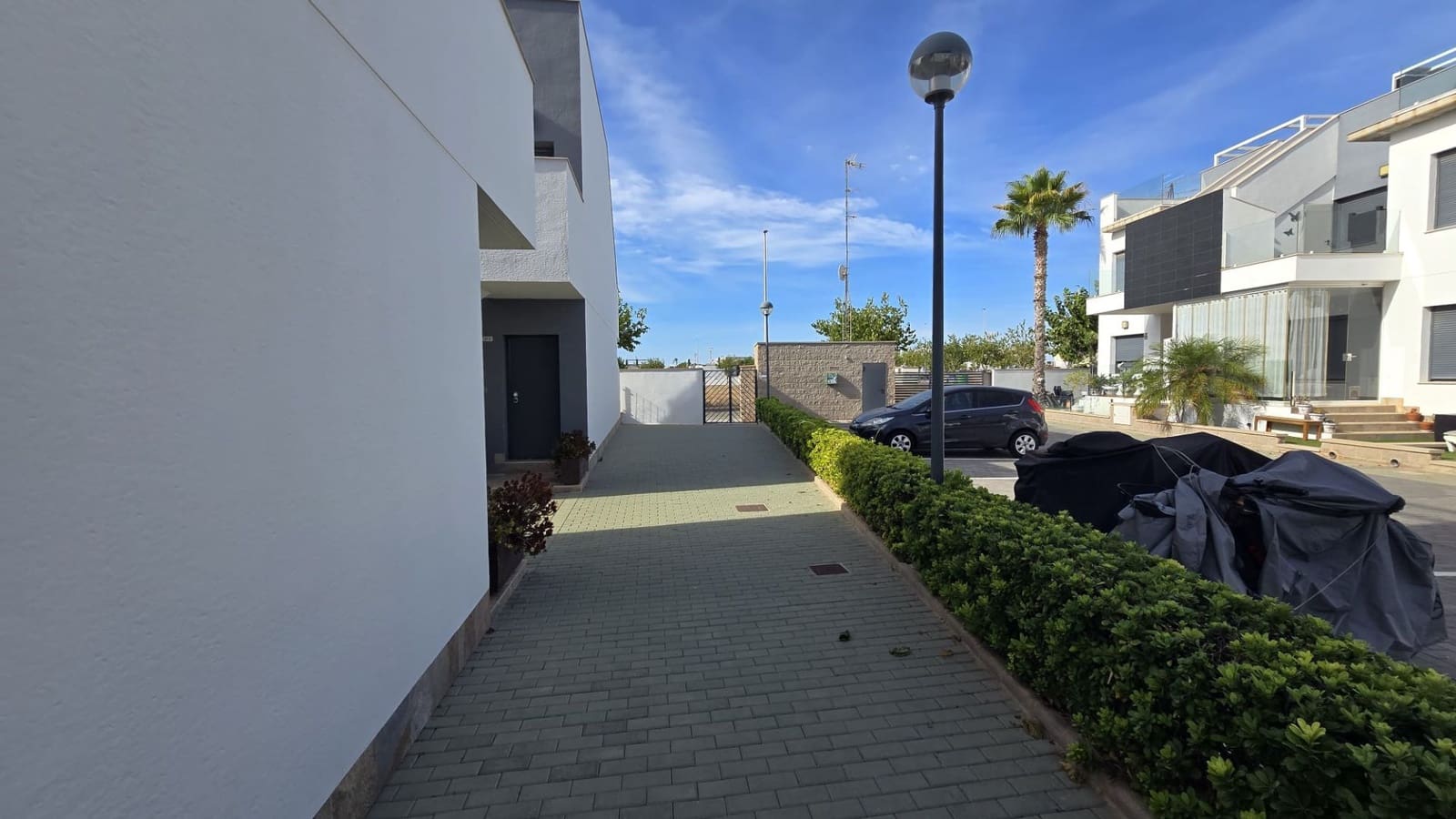 Bungalow de 2 habitaciones en Pilar de la Horadada en venta con piscina garaje - 235.000 € (Ref: 9202217)