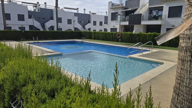 Bungalow de 2 habitaciones en Pilar de la Horadada en venta con piscina garaje - 235.000 € (Ref: 9202217)